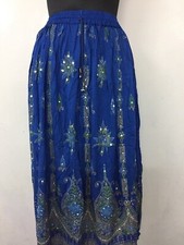 Gonna lunga donna tradizionale