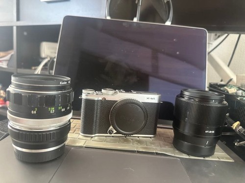 Fujifilm mirrorless - x-m1,