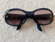 Occhiali da sole usati con