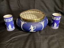 Antica ciotola e coppia VASI