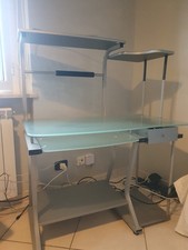 scrivania da ufficio usata, in buone condizioni. In vetro satinato