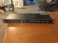 DBX 234 Stereo 2/3 Vie/Mono 4