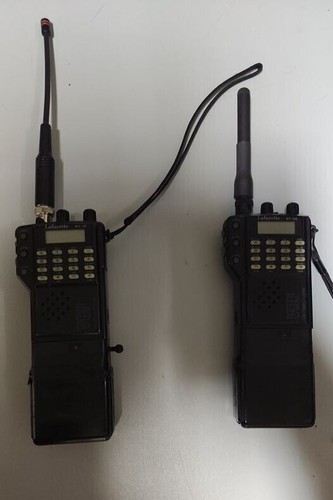 Due radio ricetrasmittenti vhf
