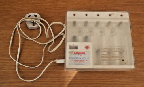Caricabatteria uniross 2000 - uniross, cx