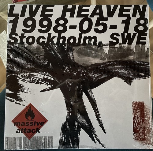 Massive attack live - attack, in