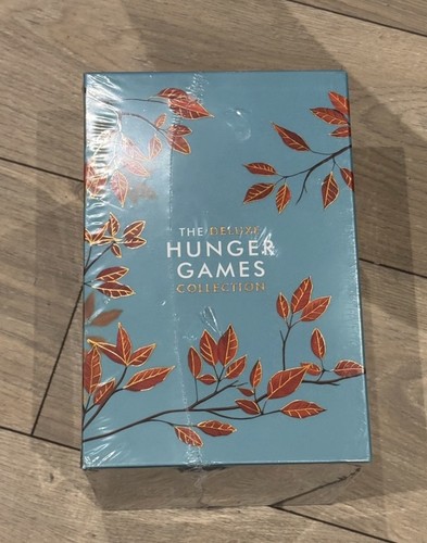 The deluxe hunger games - deluxe,