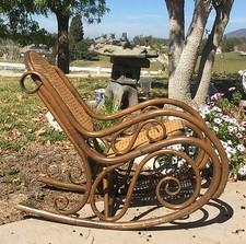 SEDIA A DONDOLO VINTAGE THONET