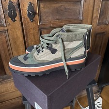 NUOVO/CONFEZIONE ORIGINALE: spettacolari sneaker Valentino, taglia 42/8.0, verde militare NP 890 €