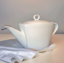 Narumi Bone China Teapot –