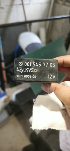Relè della pompa carburante - della,