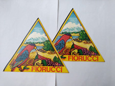FIORUCCI - LOTTO 2 GRANDI ADESIVI TRIANGOLARI ORIGINALI - ANNI 80 - PAPPAGALLO.