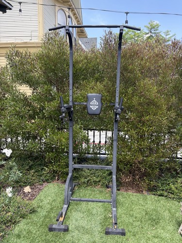 Freestanding pull bar - up,