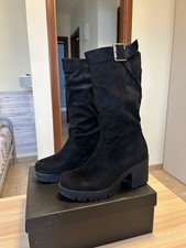 Stivali in camoscio neri con tacco ampio da donna