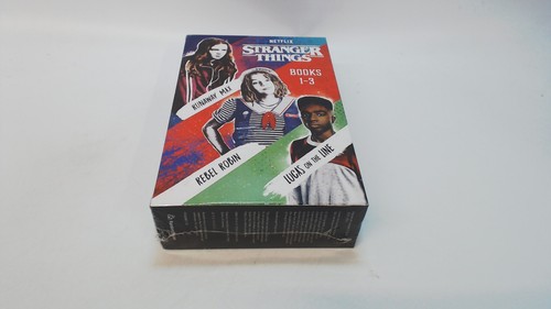 Stranger things boxed set - stranger,