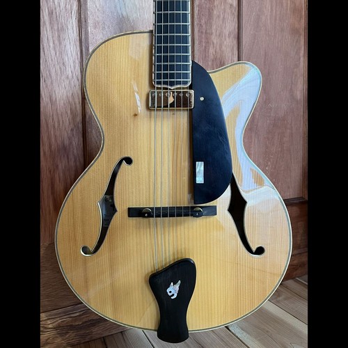 Kuronekotei nostra chitarra - kuronekotei, la