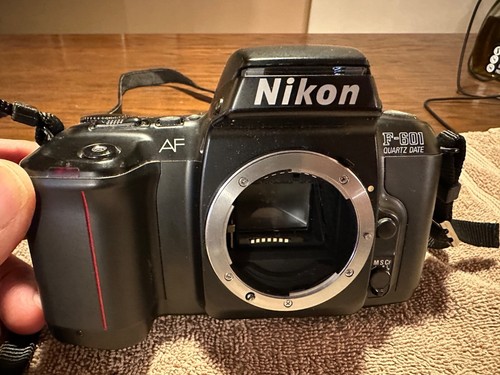 Nikon 601 quartz date - nikon,