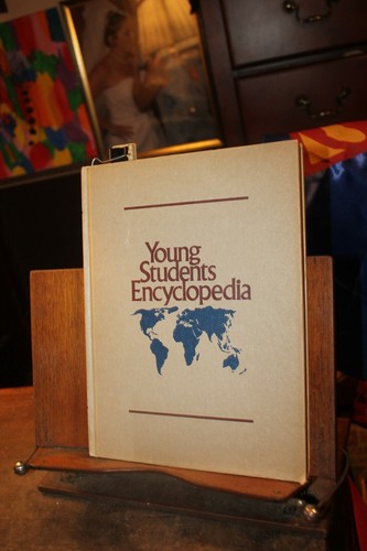 1977 hardback young student - hardback, student's