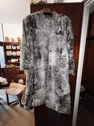 Pelliccia astrakan marrone - di,