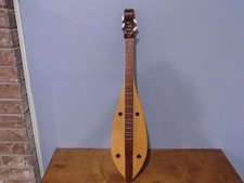 Strumento musicale vintage 4