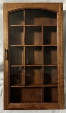 Armadio a muro in legno con