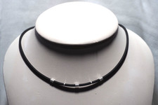 Girocollo Caucciù e Oro