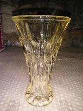 Vecchio vaso in vetro 