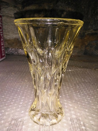 Vecchio vaso vetro - in,