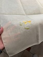 Tovaglietta da tè ricamata