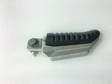 PEDANA APPOGGIAPIEDI SUZUKI GSR 600 POSTERIORE SINISTRO SX LEFT PEDAL