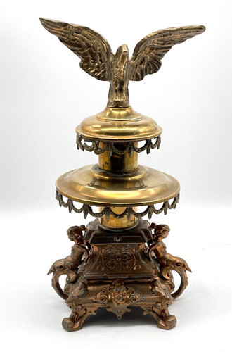 Splendida statua con aquila - splendida, 'statua'