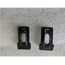 Attacco fissaggio asta cofano