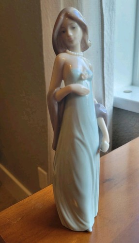 Lladro figurine ingenue - lladro,