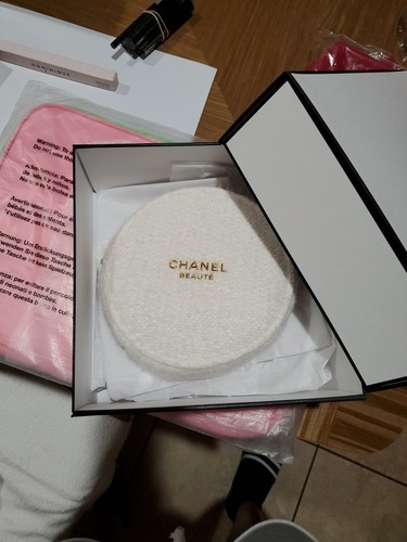 Chanel beaute christmas - chanel, round