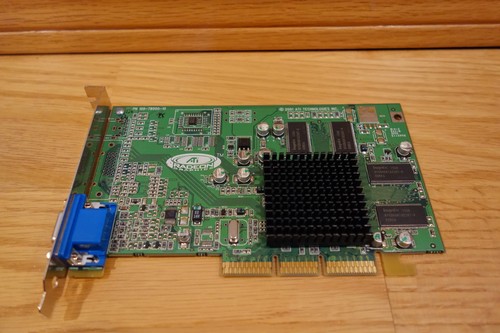 Ati radeon 7000 32mb vga - vga, agp