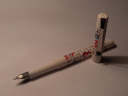 Penna stilografica con - , motivo