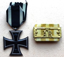 GERMANIA CROCE DI FERRO DI II CLASSE + DISTINTIVO  LANDSWEHR DI SASSONIA  1^ GM