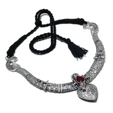 Collana con pietre preziose