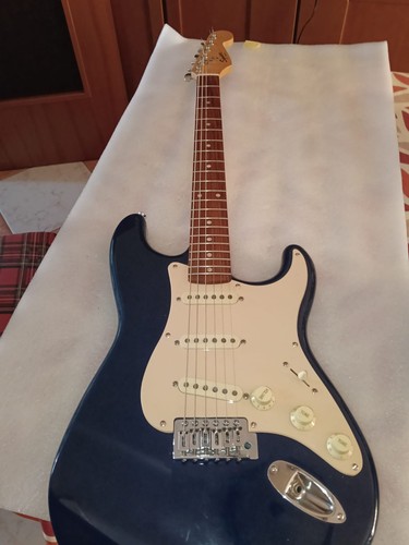 Squier bullet strat - bullet,
