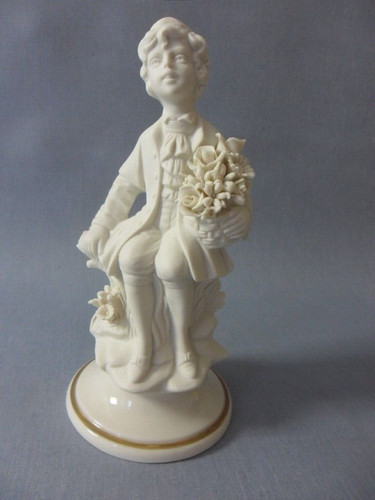 Statuina porcellana biscuit