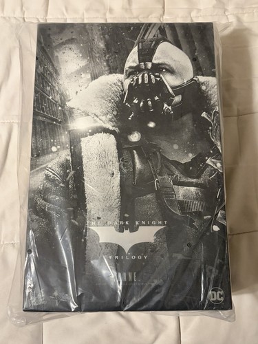 Hot toys batman - batman, cavaliere