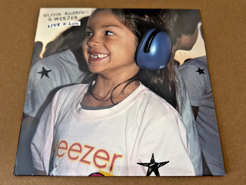 Olivia rodrigo weezer live - olivia,