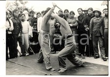 1966 GUERRA DEL VIETNAM Donne addestrate alla lotta con il coltello *Foto 18x13
