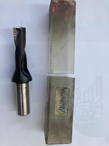 Komet kub trigon punta - kub,