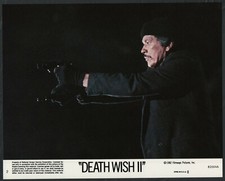 CHARLES BRONSON MIRANDO UNA PISTOLA Death Wish II '82