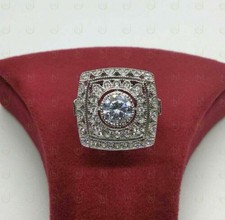 Anello di fidanzamento stile