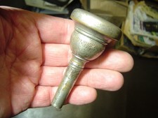 Boccaglio trombone cuscino 21
