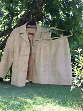 Bellissimo tailleur  donna in vera pelle martellata giacca e gonna Made in Italy