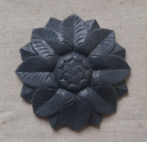 Resina nera dettaglio - 7,7,