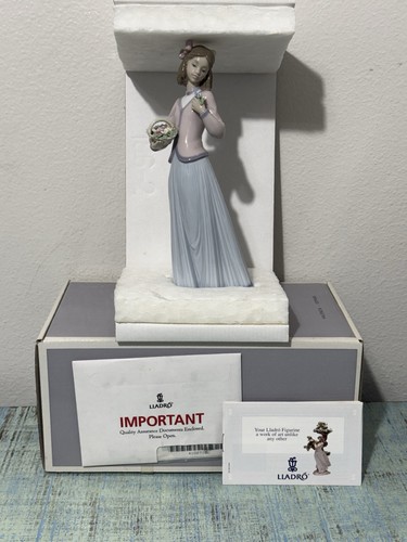 Lladro innocence bloom - lladro,