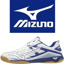 Nuove scarpe da tennis da